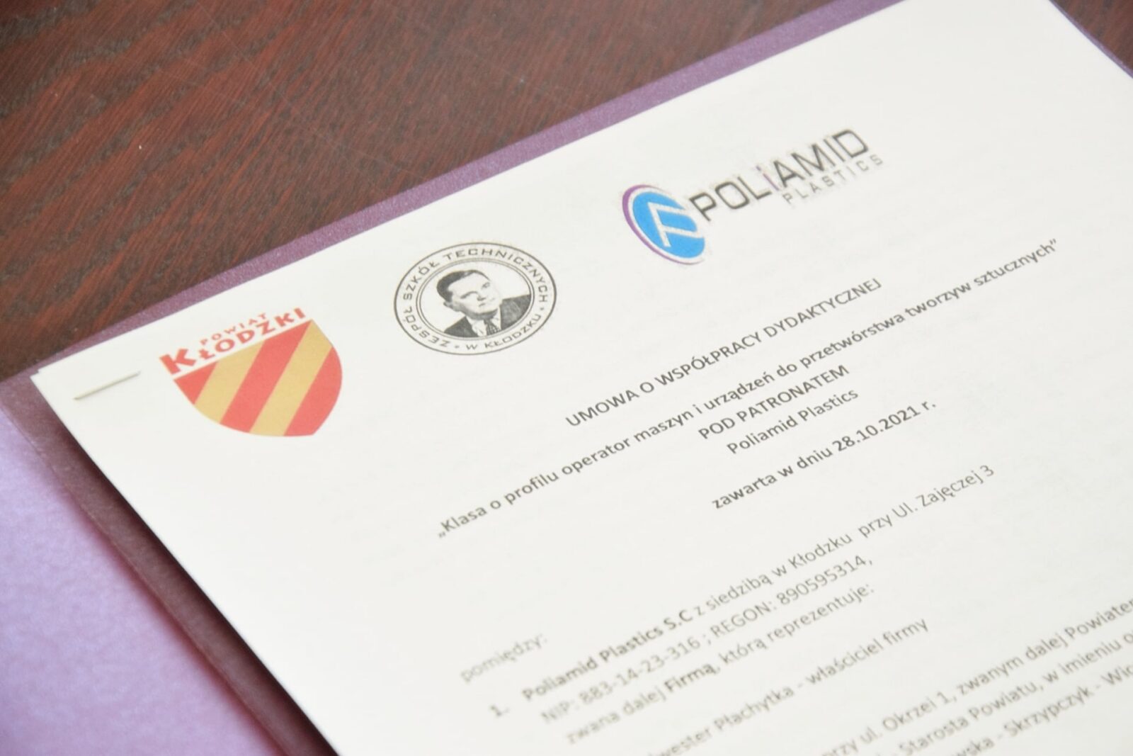 Patronem kierunku Operator maszyn i urządzeń do przetwórstwa tworzyw sztucznych jest firma Poliamid Plastics.